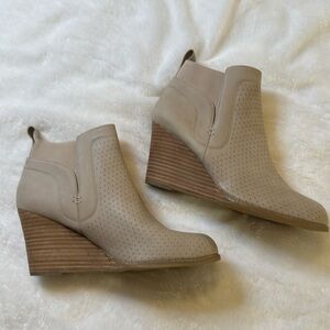 DV by Dolce Vita Gerdy Bootie Sz 10